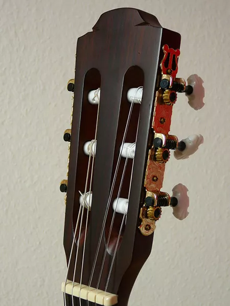 HC06Е Классическая гитара с звукоснимателем  Hohner