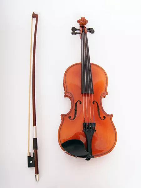 B16-1/8 Скрипка в футляре со смычком Strunal