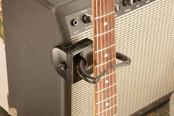 GD1000 Guitardocks Универсальный фиксатор-стойка для гитары, D'Andrea