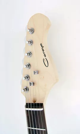 E200BK Электрогитара Caraya