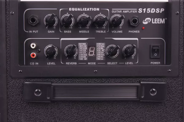 S-15DSP Комбик гитарный с цифровыми эффектами15Вт LEEM