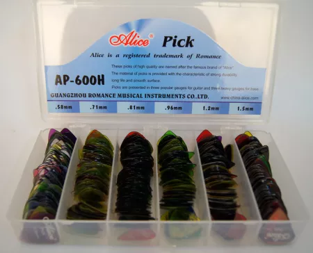 AP-600H Коробка нейлоновых медиаторов, 600шт, Alice