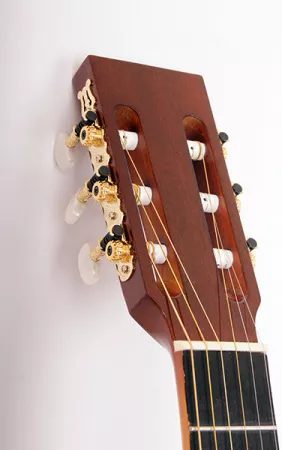 100L-47 Гитара классическая, металл, глянцевая. Strunal