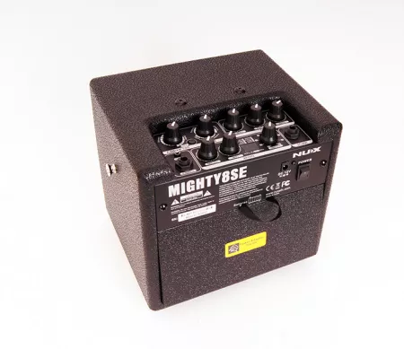 Mighty8SE Комбоусилитель гитарный, Nux Cherub