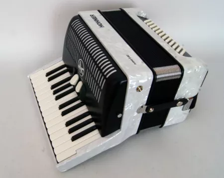 A4095 BRAVO II 60 White Аккордеон Hohner