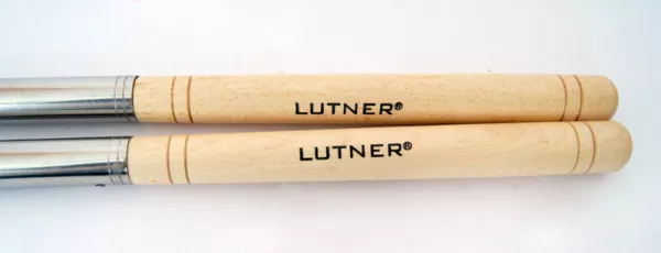 SV6 Щетки для барабана пластиковые, деревянная ручка Lutner