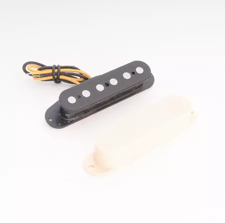 BS-02AMiddle-IVY Звукосниматель магнитный, сингл, средний, слоновой кости, Belcat