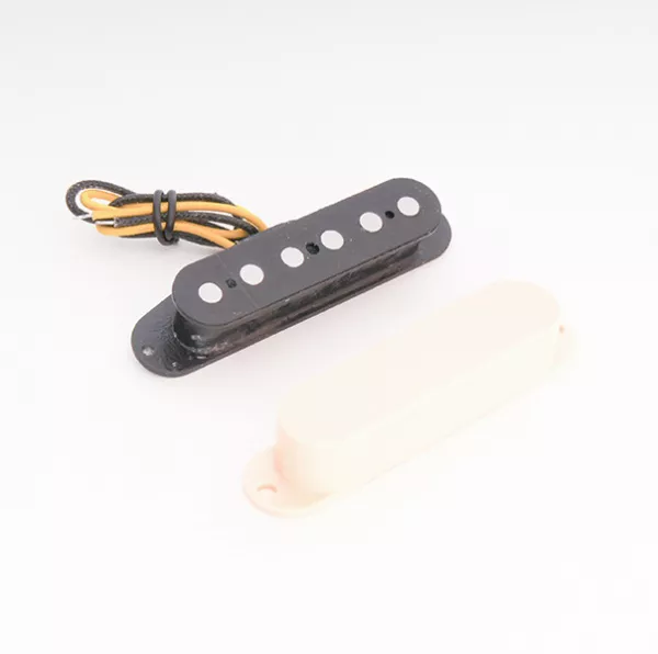 BS-02AMiddle-IVY Звукосниматель магнитный, сингл, средний, слоновой кости, Belcat