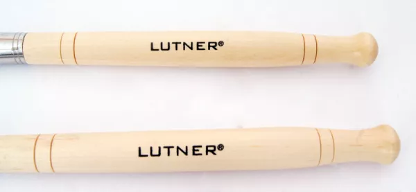 SV601 Щетки для барабана пластиковые, деревянная ручка Lutner