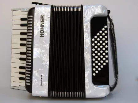 A4051 BRAVO II 48 White Аккордеон Hohner