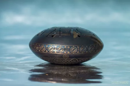 KSY.22.C.e2 Глюкофон 22см, гравировка «Компас», полукруглые лепестки, Kosmosky