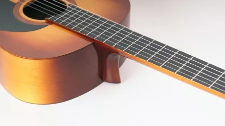 101L-52 Гитара классическая, нейлон, глянцевая. Strunal