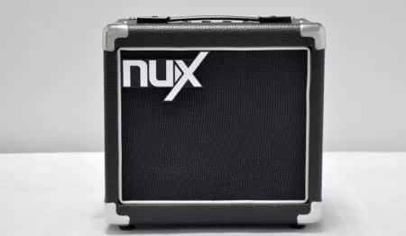 Mighty-8 Цифровой гитарный комбоусилитель Nux Cherub