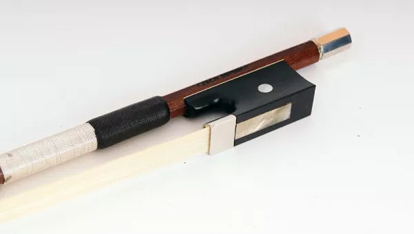 B16-1/4 Скрипка в футляре со смычком Strunal