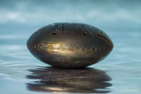 KSY.22.C.e3 Глюкофон 22см, гравировка «Компас», полукруглые лепестки, Kosmosky